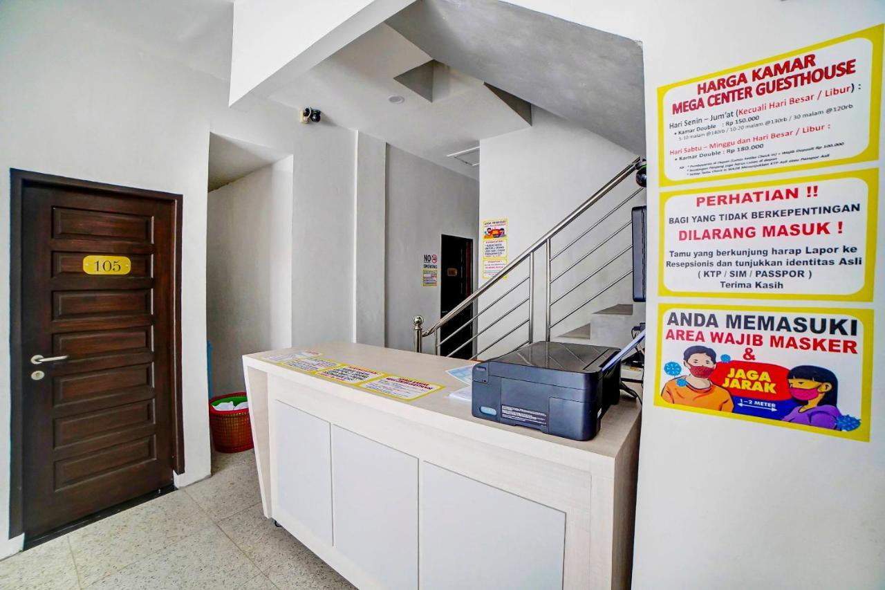 Oyo 91211 Mega Comfort Guest House Medan Exteriör bild