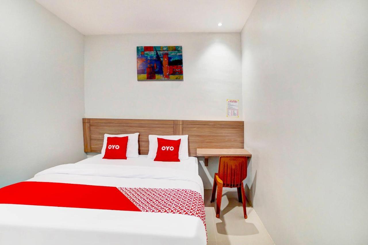 Oyo 91211 Mega Comfort Guest House Medan Exteriör bild