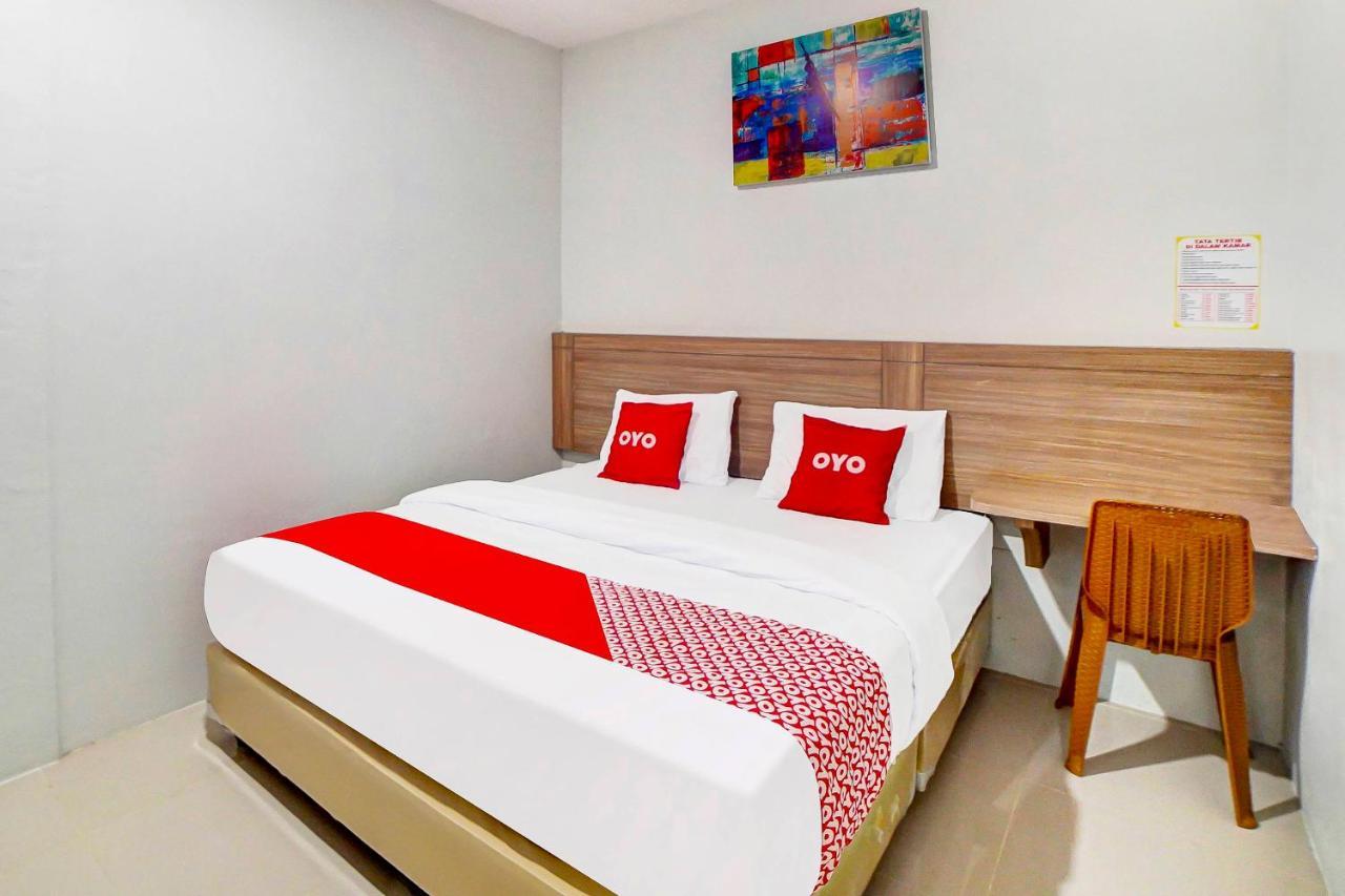 Oyo 91211 Mega Comfort Guest House Medan Exteriör bild