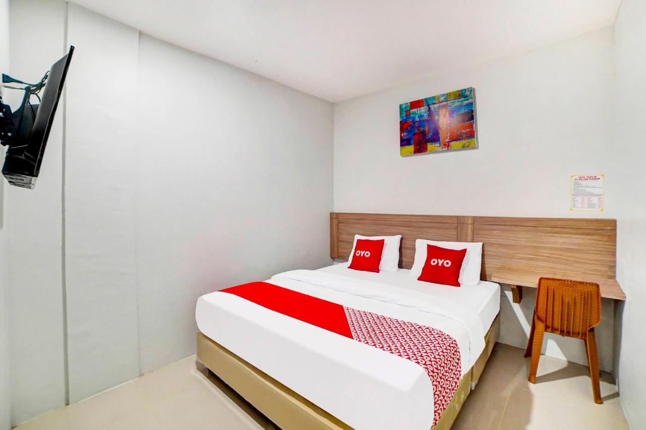 Oyo 91211 Mega Comfort Guest House Medan Exteriör bild